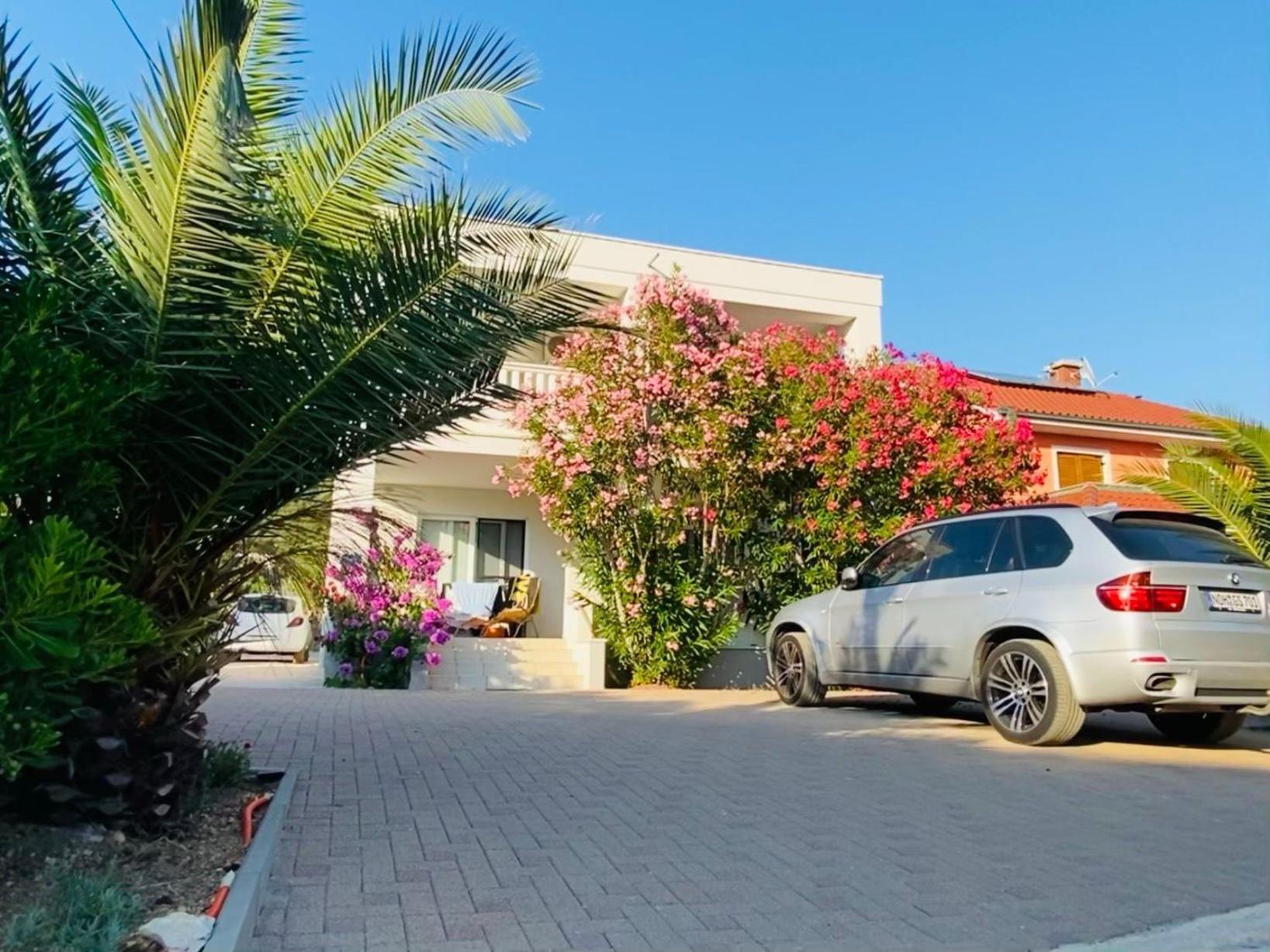 Mr. Hall Apartments Barbat na Rabu 외부 사진