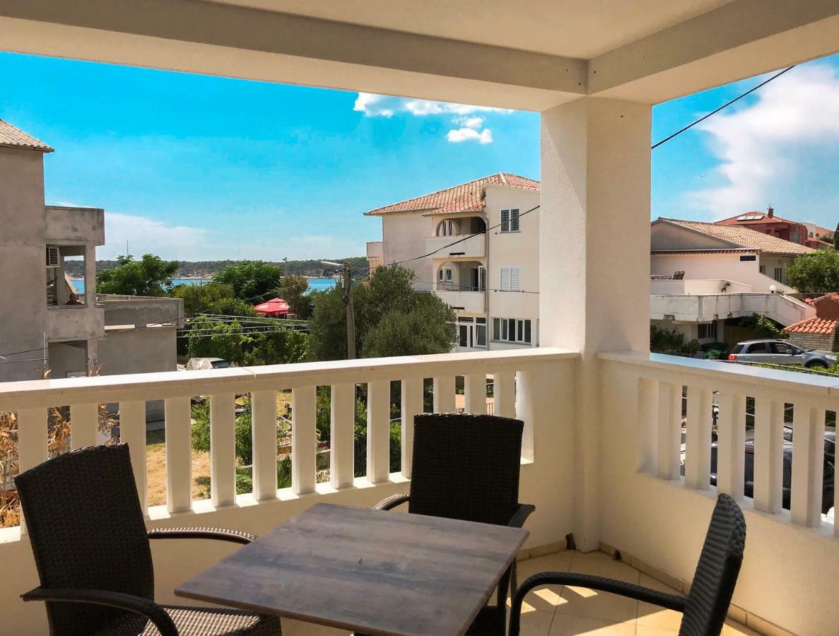 Mr. Hall Apartments Barbat na Rabu 외부 사진