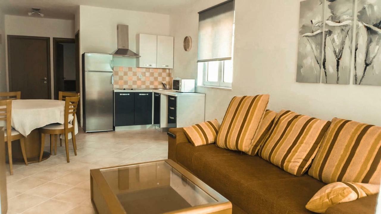 Mr. Hall Apartments Barbat na Rabu 외부 사진